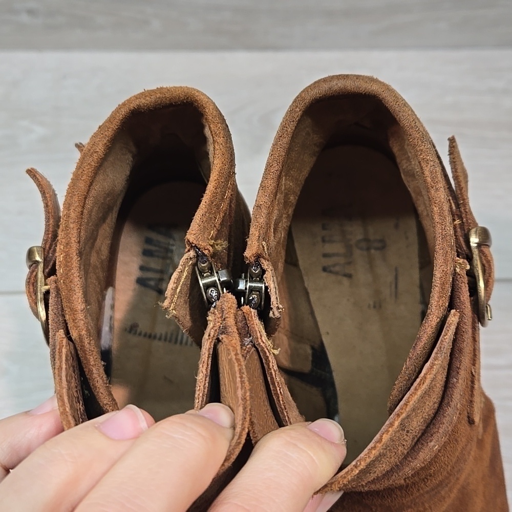 Born Women Ankle Leather Moto Buckle Boots Shoes Sz 8.5 - Picture 6 of 13